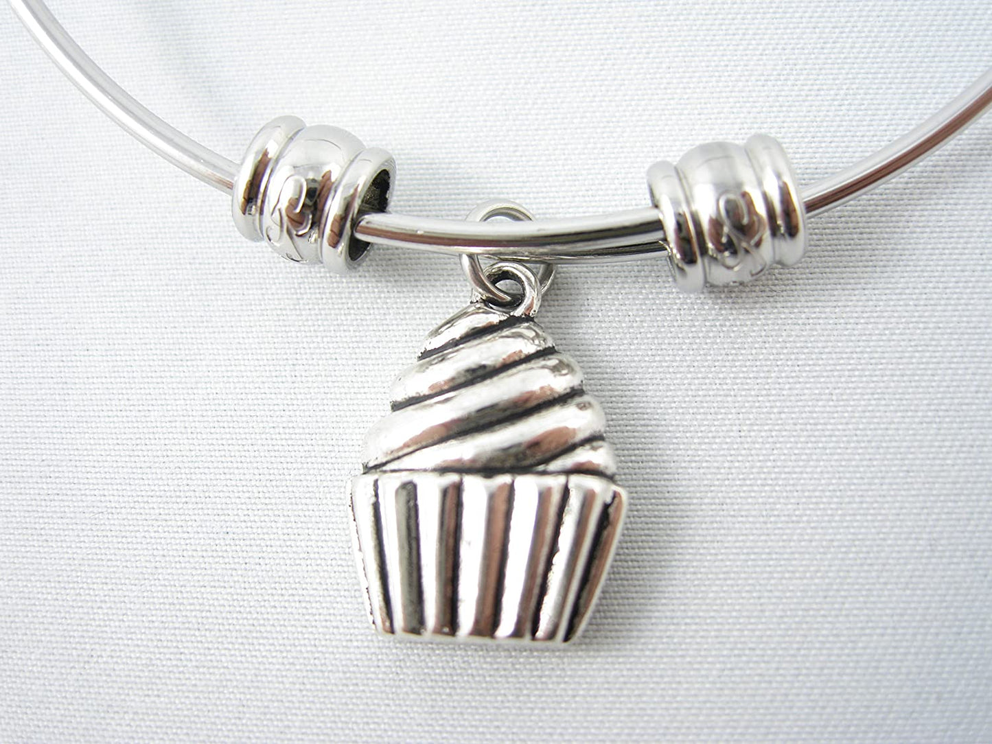 Emerald Park Jewelry Cupcake Bangle