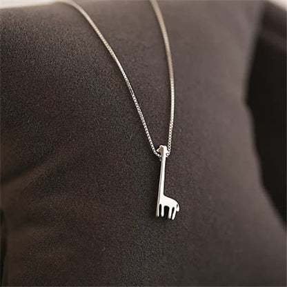 EPJ Giraffe with Straight Legs and Neck Round Head Silver on Silver Chain Necklace
