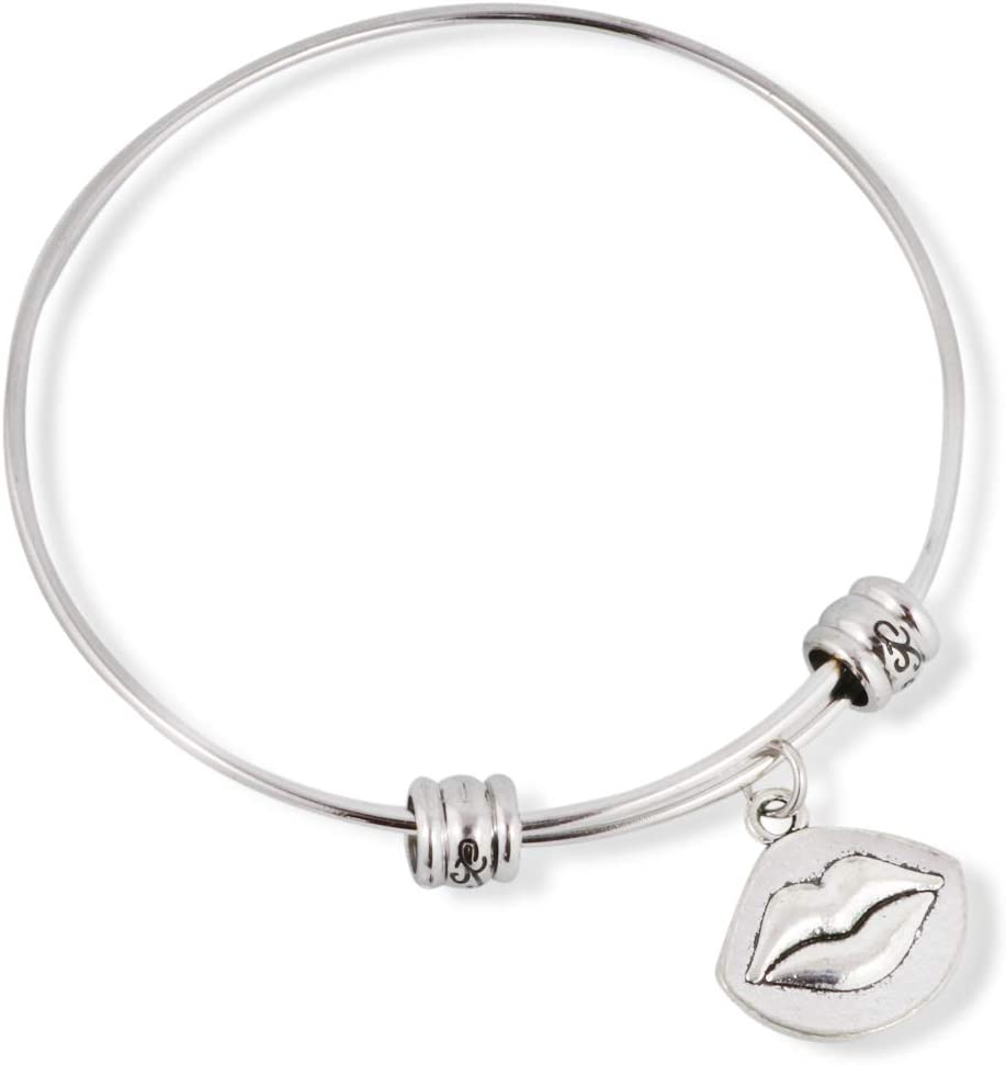 Emerald Park Jewelry Lips on Oval Fancy Charm Bangle