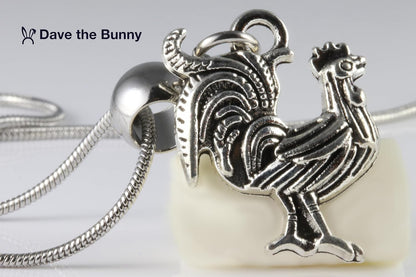 Dave The Bunny Rooster Jewelry - Stainless Steel Snake Chain Rooster Necklace with Alloy Charm - Rooster Decor Bird Pendant, Ideal for Fake Rooster Enthusiasts, Stylish and Durable Farm Necklace